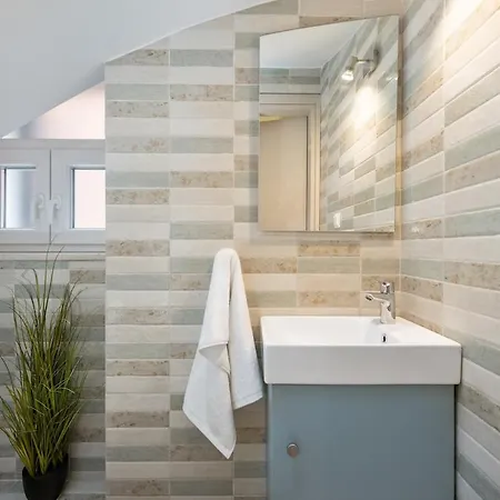 Gangadis Luxury House 1 *