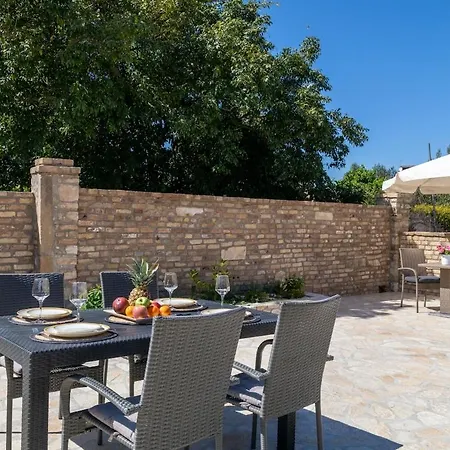 Gangadis Luxury House 1 *